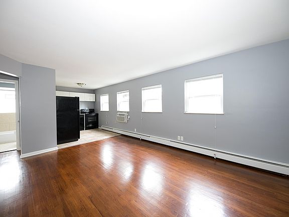 2nd image of 4118 Eileen Dr APT 1