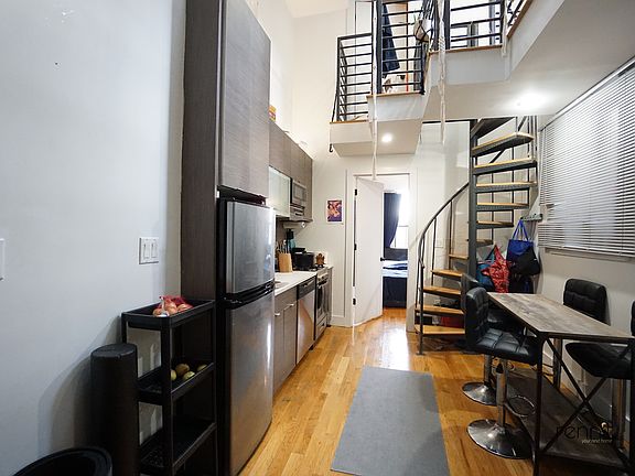 2nd image of 336 Chauncey St APT 3D