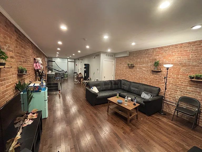 265 Orange St #A — Photo 8