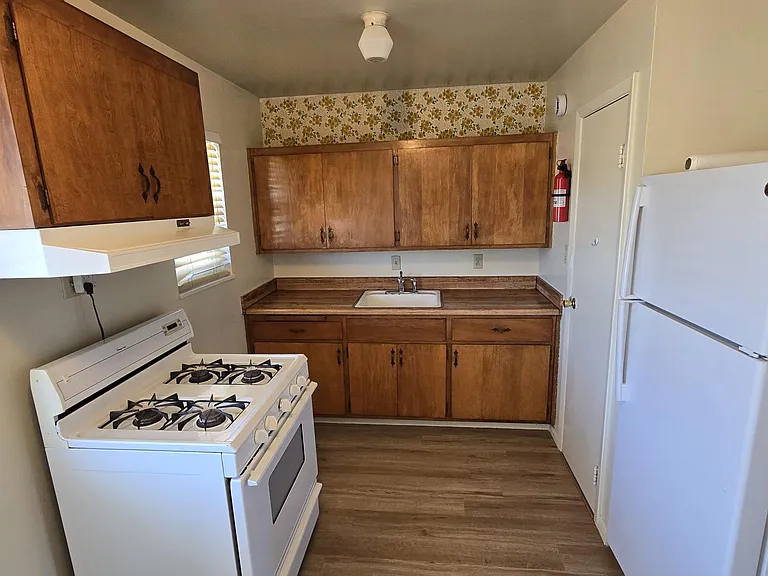 2 bed, 1.0 bath, 850 sqft, $1,700 — Photo 9