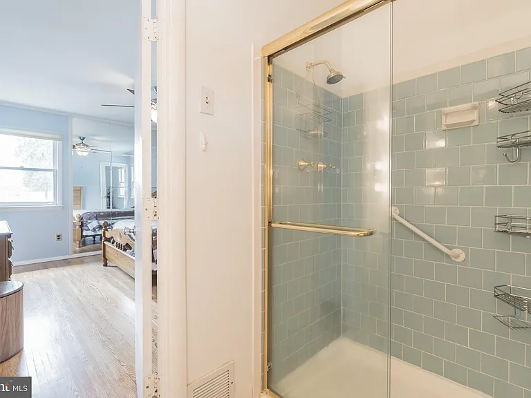 7011 Hadlow Dr — Photo 28