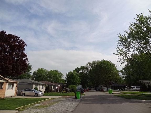 2nd image of 27621 Wisteria St