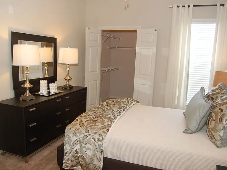 Riverscape Apartment Homes — Photo 15