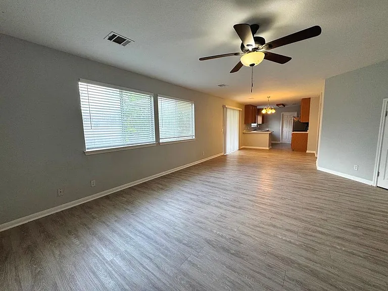 1009 Rutgers Dr — Photo 14