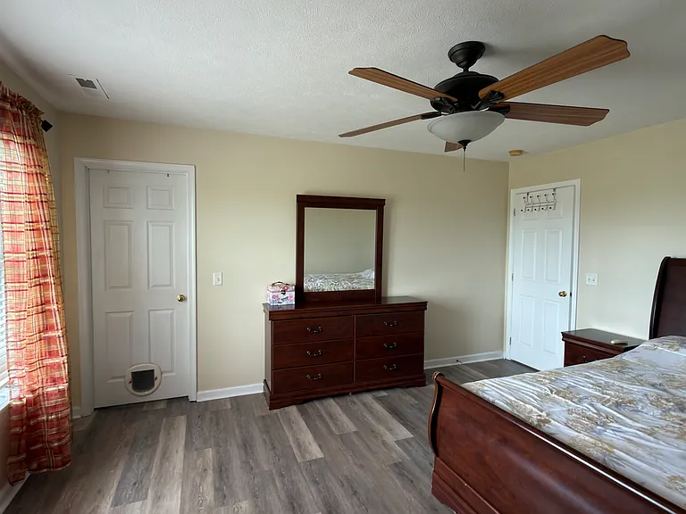 525 Pointe Dr — Photo 13