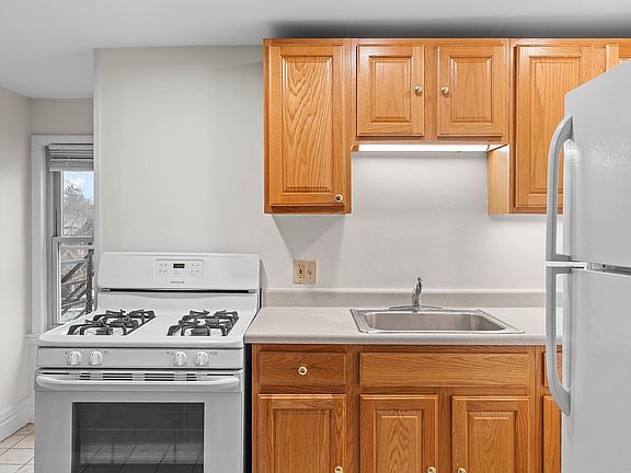 2nd image of 304 Dartmouth St APT 4