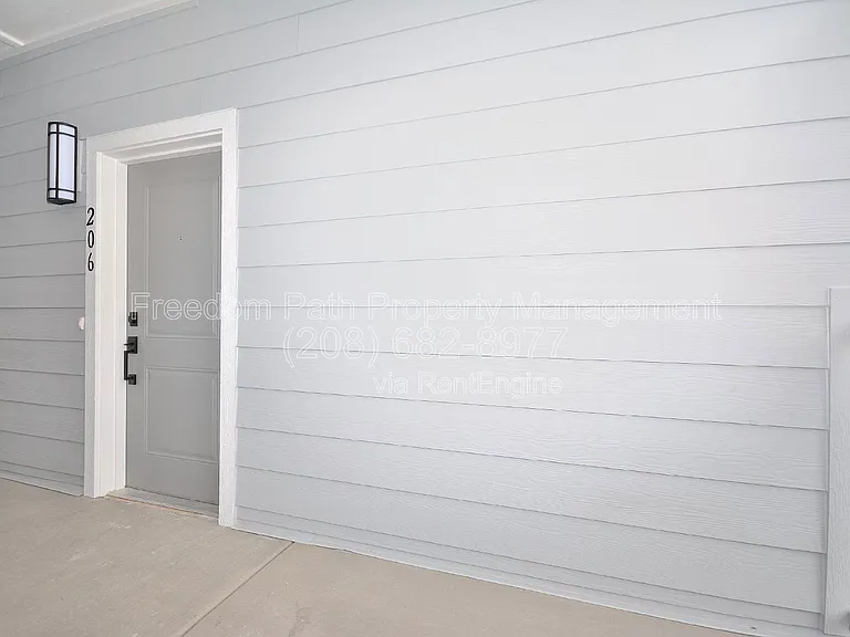 6510 N Atlas Rd #206 — Photo 2