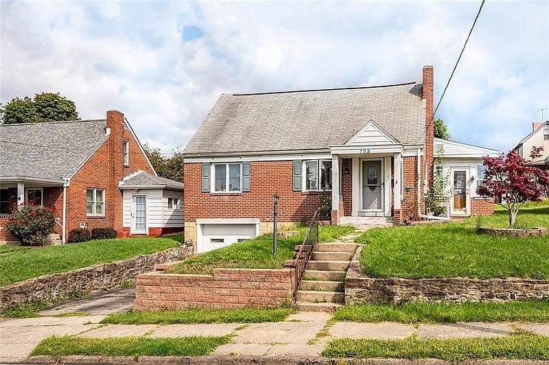 1st image of 733 McArthur Dr