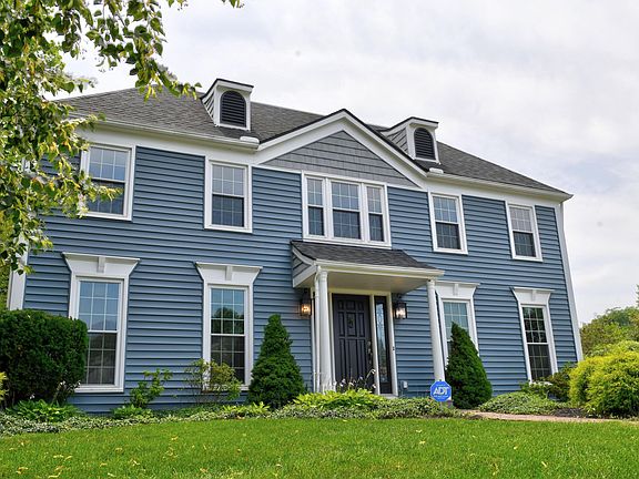 2nd image of 985 Farrington Dr