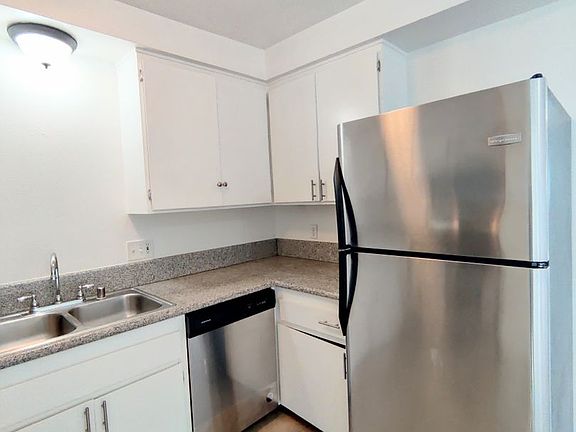 3rd image of 4248 Arch Dr APT 7