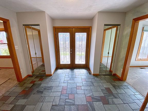 3rd image of 6043 E Valleyview Ct