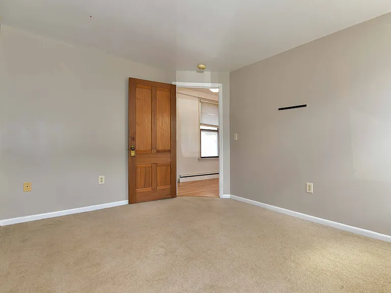 129 Green St #2 — Photo 16