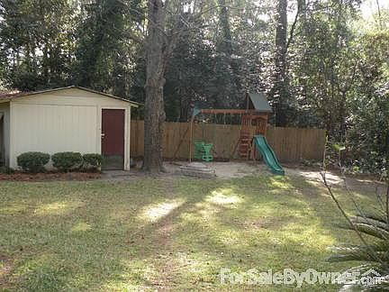 4th image of 305 Terrace Blvd