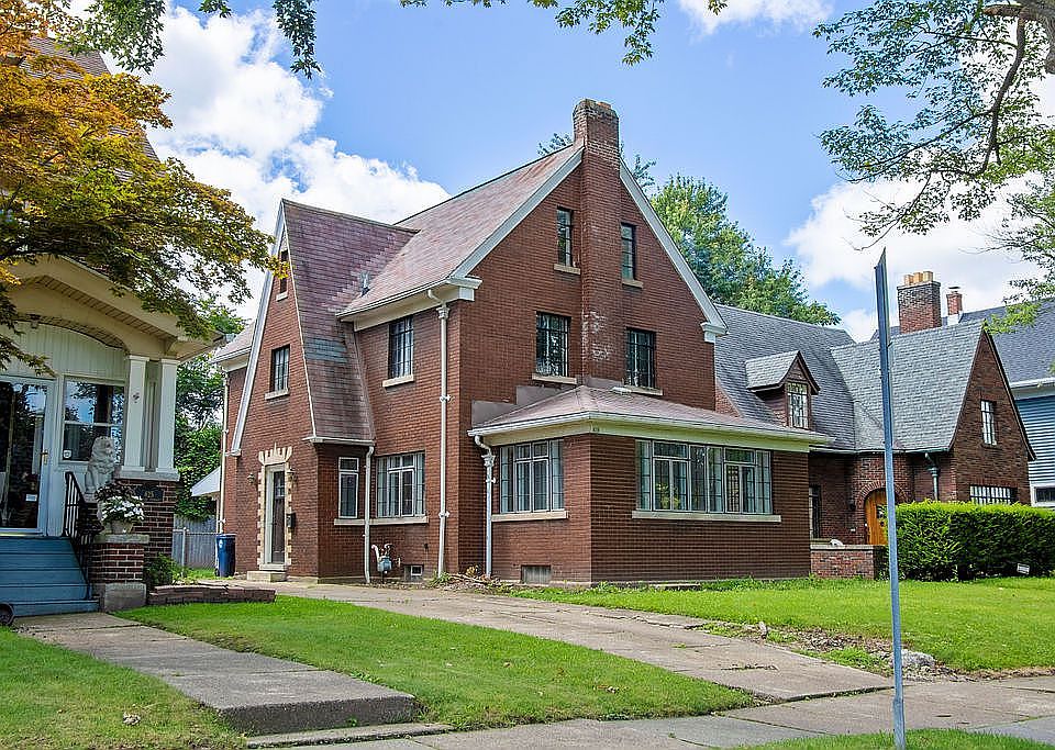 619 Orchard Pkwy, Niagara Falls, NY 14301 Zillow
