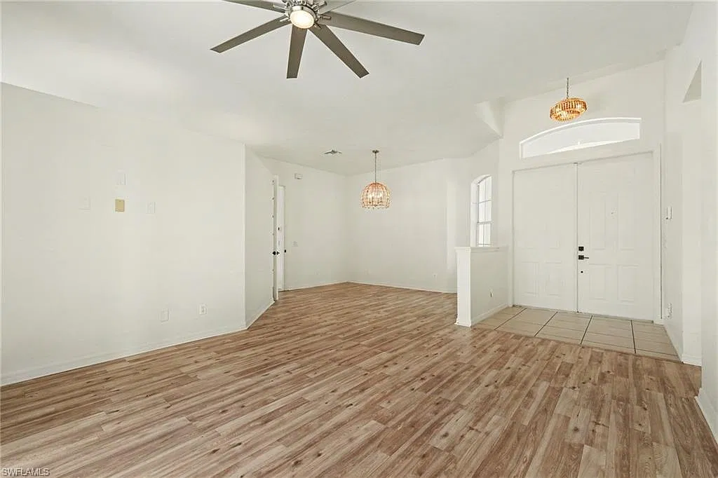 Golden Gate Estates — Photo 2