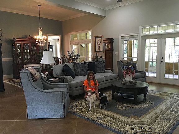3rd image of 821 Coldwater Creek Cir