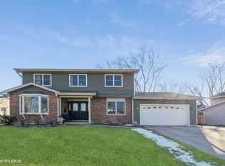 835 Concord Ln, Hoffman Estates, IL 60192