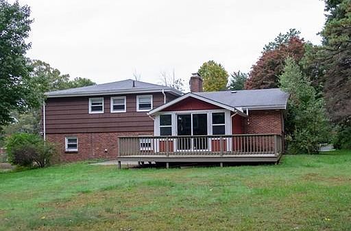 3rd image of 9 Pigeon Hill Dr
