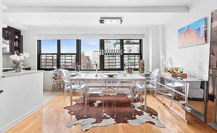 240 East 76th Street — Photo 2