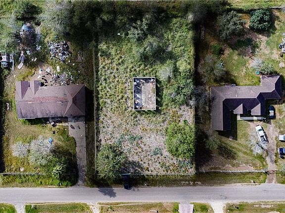 4th image of 8112 Marigold St