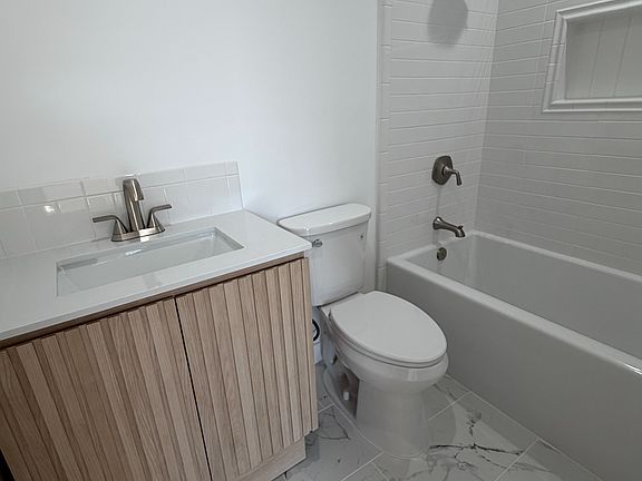 4th image of 2526 E Alcazar St #A