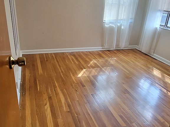 4th image of 31 N Pershing Ave APT 4
