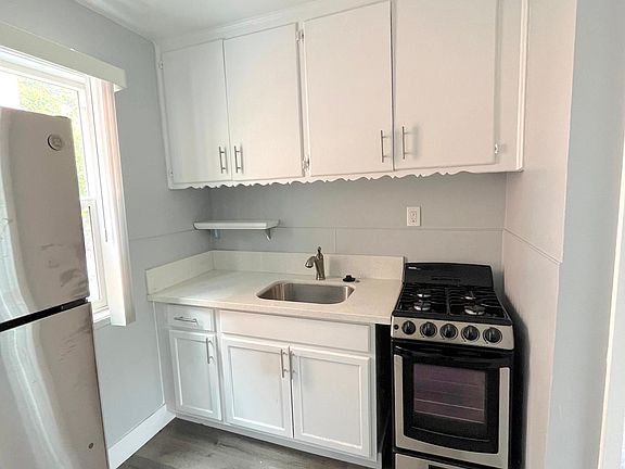 5th image of 2403 Louella Ave #3