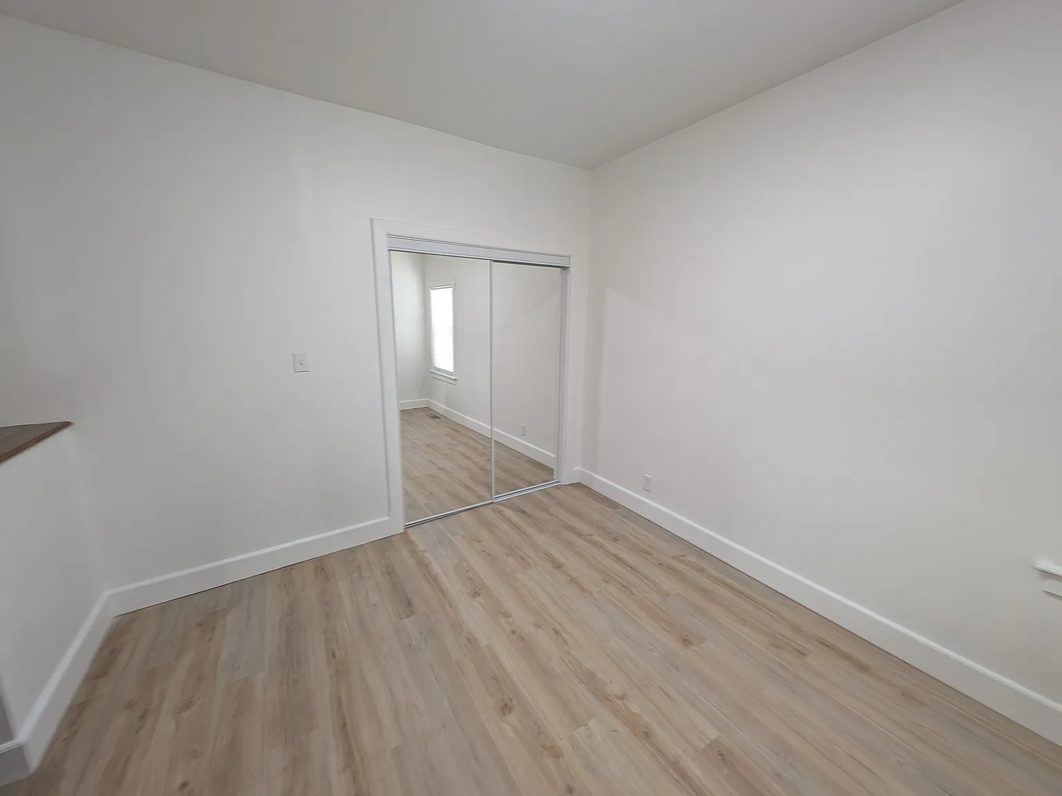 3 bed, 1200 sqft, $2,000 — Photo 2