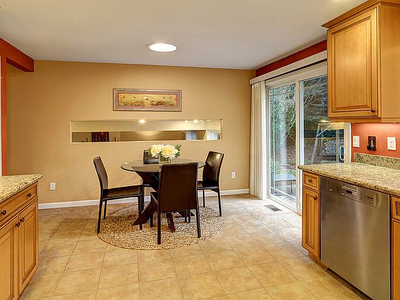 4th image of 15803 SE 46th Way