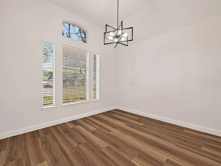 2834 Martina Dr — Photo 7