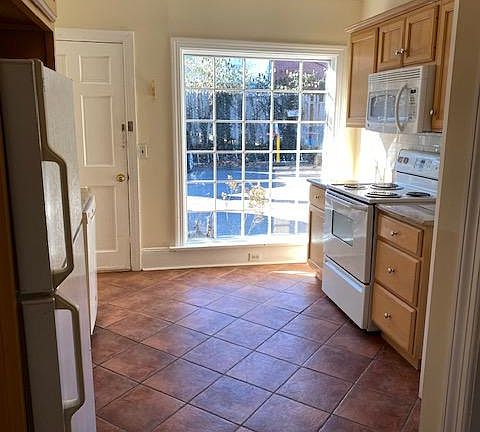 3rd image of 29 Main St #1