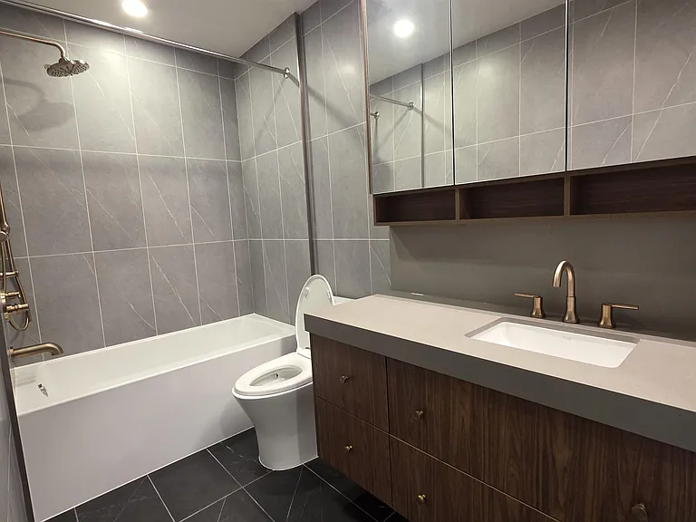 5005 Ash St #204 — Photo 17