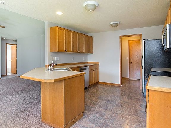 2nd image of 10511 NE 89th Cir