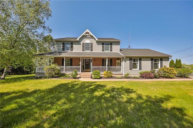 1st image of 302 Beaver Run Dr