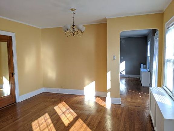 3rd image of 22 Edward St #2