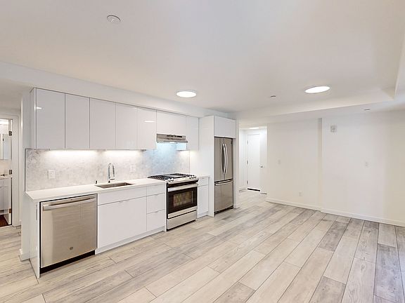3rd image of 748 Page St APT 11