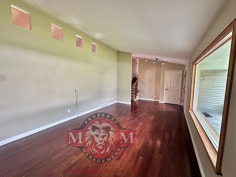 12128 S Woodridge Rd — Photo 4
