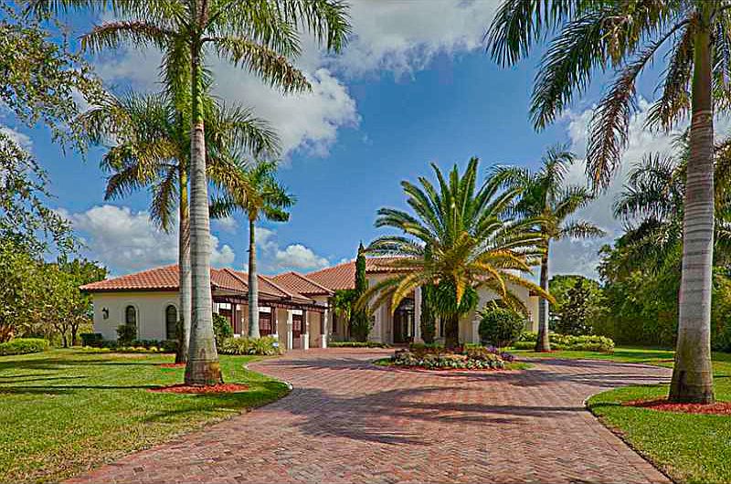 CUSTOM BUILT HOME ON 1.25 ACRE LOT