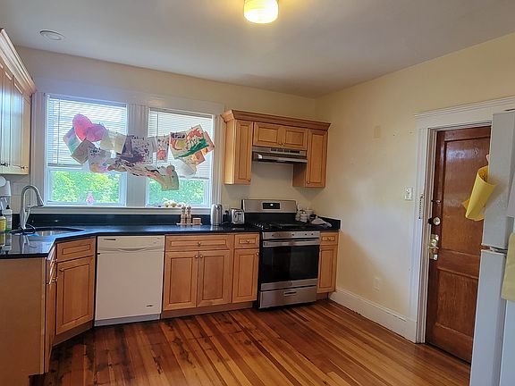 2nd image of 23 Grafton Ave