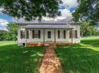 903 Maple Ave, Cushing, TX 75760