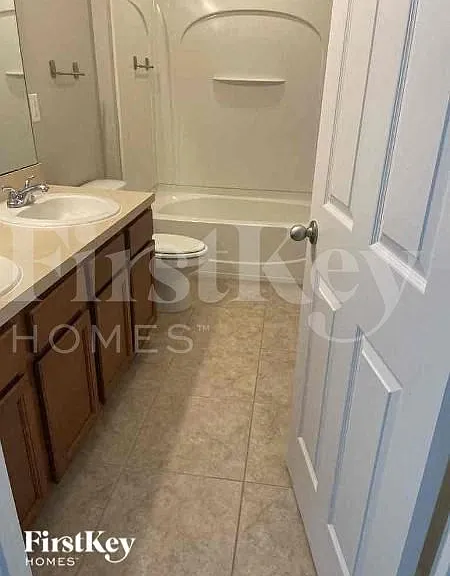 13668 Chipperfield Ln — Photo 8