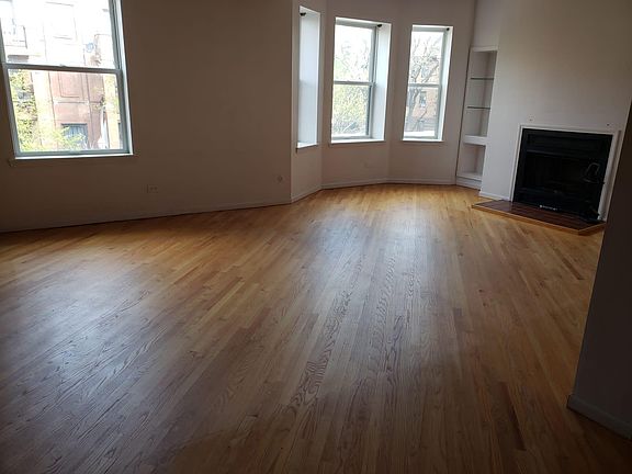 2nd image of 905 W Belle Plaine Ave #2E