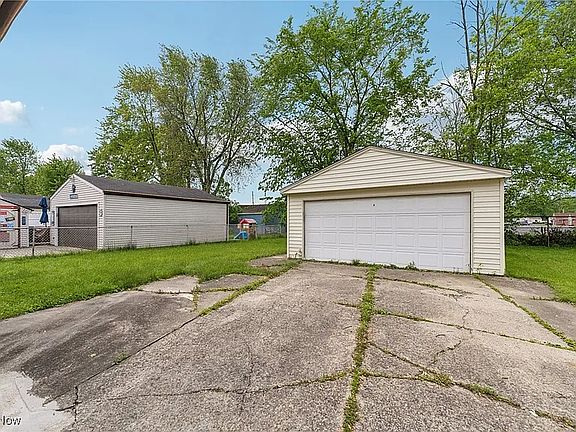 2nd image of 548 Wesley Ave