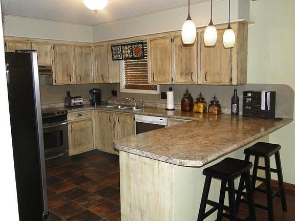 5th image of 1803 Rosary Ln