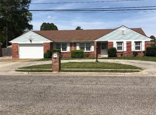 516 Providence Rd, Chesapeake, VA 23325