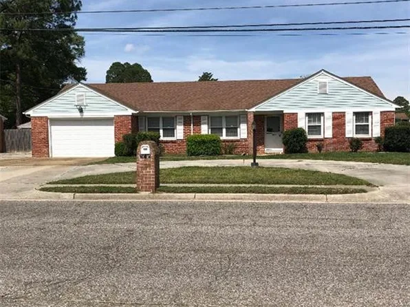 516 Providence Rd, Chesapeake, VA 23325