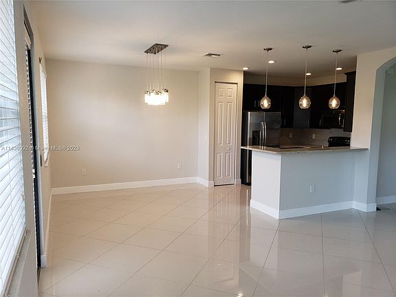 4th image of 12350 N Village Cir