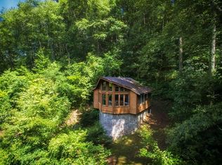 499 Hookers Gap Rd, Candler, NC 28715