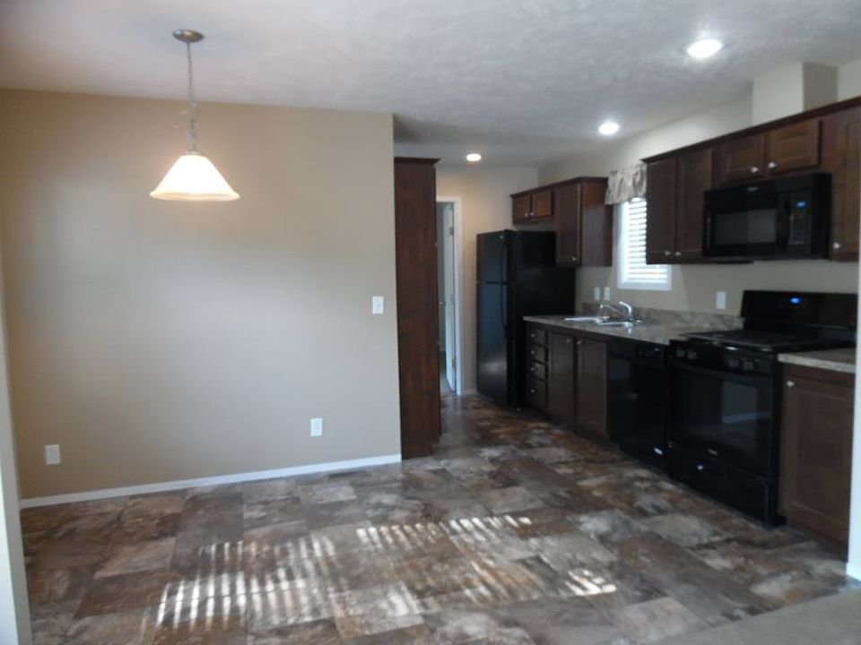 1st image of 260 Pin Oak Dr #148