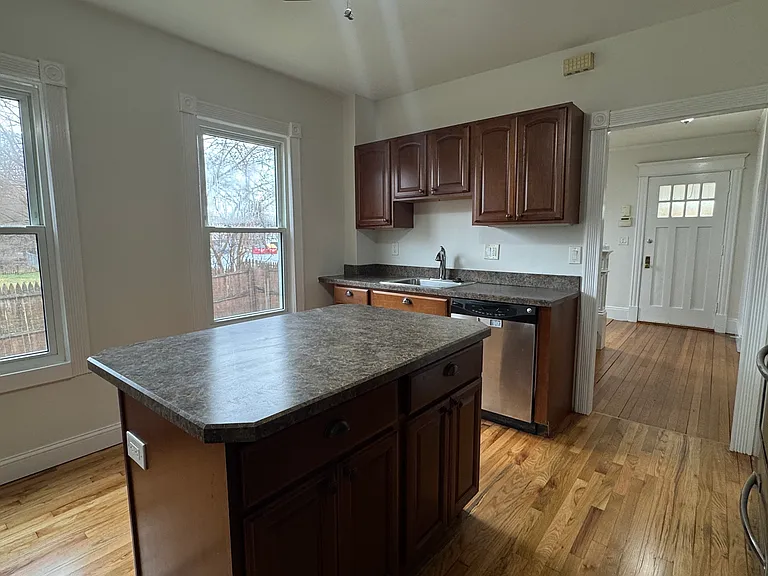15 Brandon Ave — Photo 7